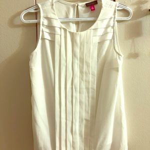 Vince Camuto white top size XS